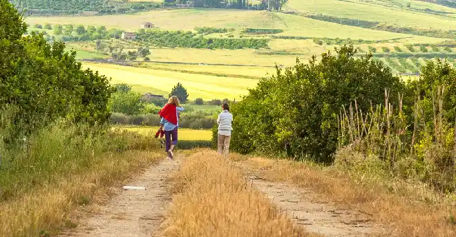 passeggiata turistica nella natura incontamitana in proincia di Palermo