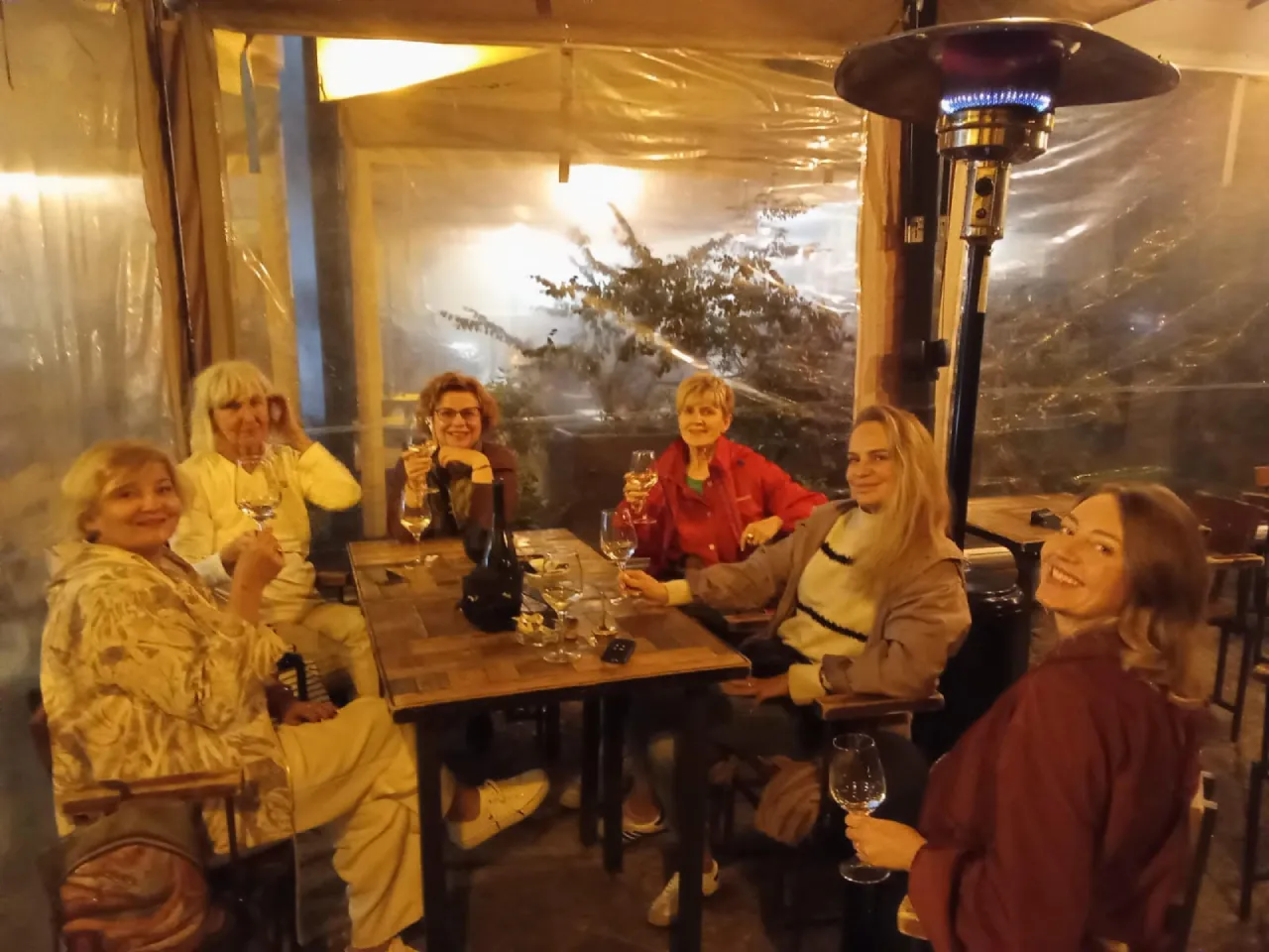 momenti insieme durante un retraet di sole donne a palermo